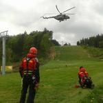 Ve skiparku cvičil armádní tým společně se záchranáři z Horské služby